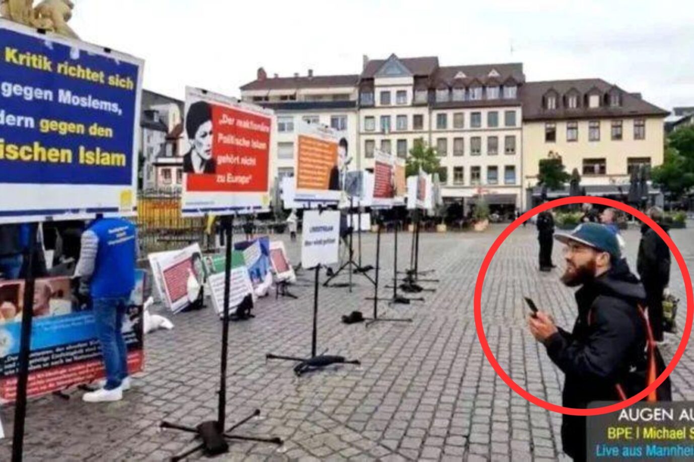 Der Täter steht vor seinem Attentat seelenruhig vor dem Stand der Islamkritiker und macht offenbar Aufnahmen Foto: BPE