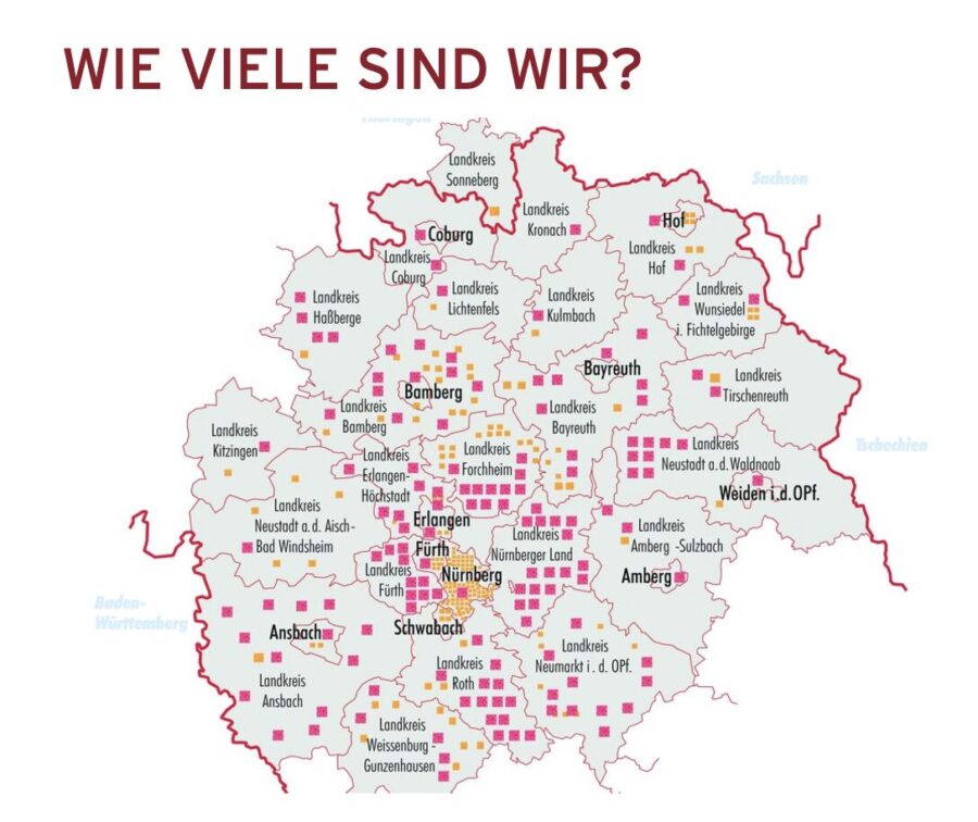 Auf einer Karte der Region rund um Nürnberg sind mehrere Städte und Landstriche markiert, die Mitglieder der Allianz gegen Rechtsextremismus sind